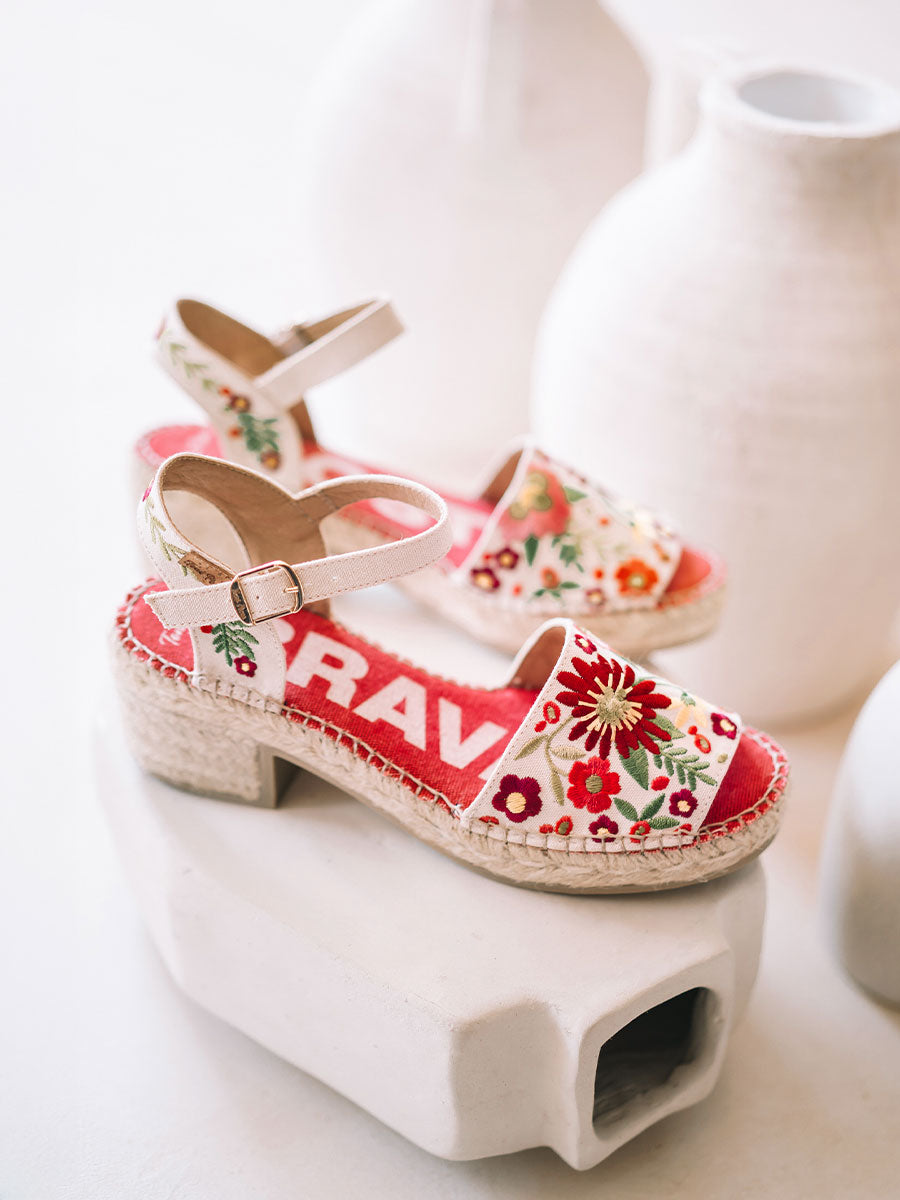 WOMEN'S LOW-HEEL ESPADRILLE WITH FLORAL EMROIDERY | TAMARIU